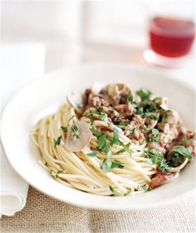 Spaghetti stir fried  beef